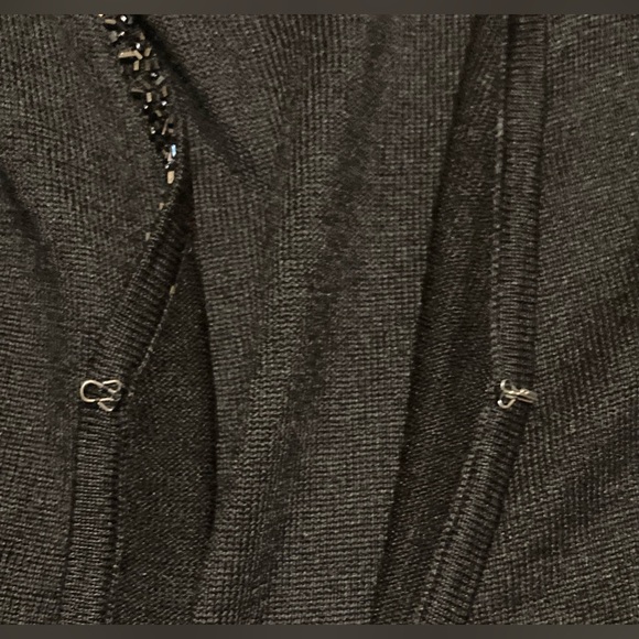 Ladies Size Medium Victoria Jones Pullover Long Sleeve Blouse With Added Sequins - Picture 15 of 16